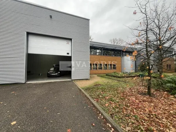 MIXTE ACTIVITES-BUREAUX A LOUER 