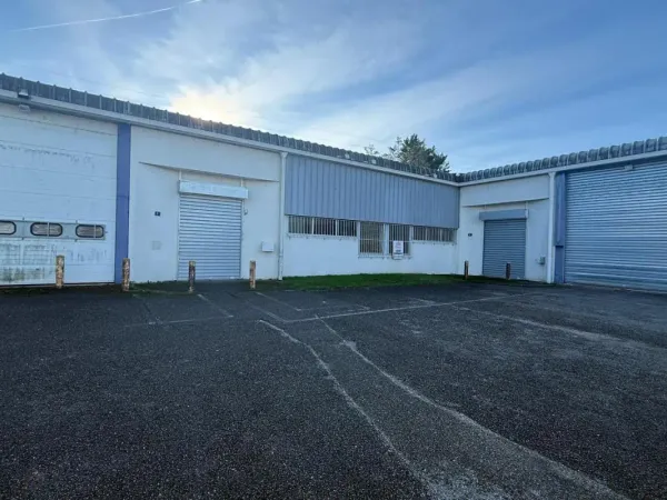 Local d'activités - 708 m² - Bourg en Bresse proche rocade