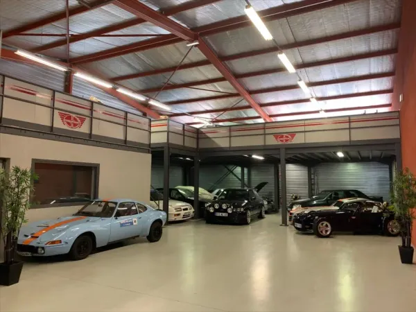 Entrepot - 250 m² et mezzanine 150 m² - ZA LA VAVRETTE