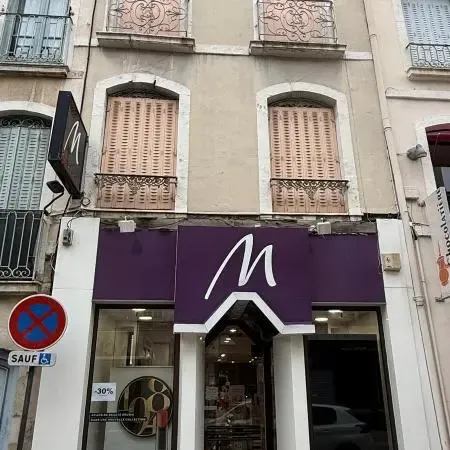 Local commercial sur deux niveaux 125 m²