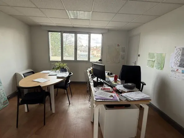 Bureaux 175 m² - étage complet - à vendre à louer