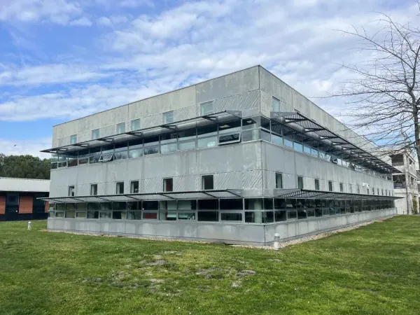 A VENDRE - BUREAUX DE 463,90 M² - MERIGNAC PARC INNOLIN