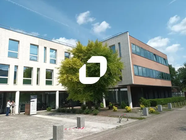 A LOUER, REZ-DE-CHAUSSEE A PROXIMITE DES GARES