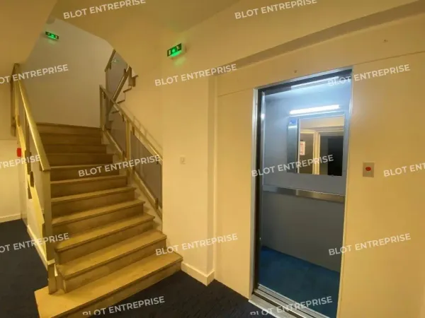 À VENDRE / À LOUER - BUREAUX - 670 m² - BREST