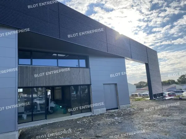 A LOUER - LOCAL D'ACTIVITES - TADEN - 1 433 m²