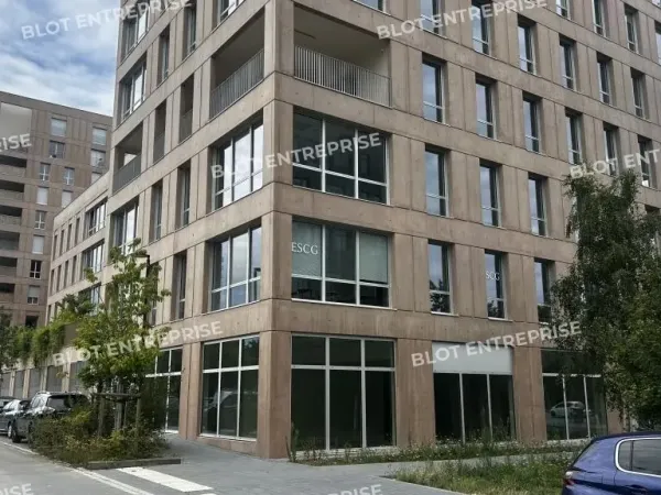 A VENDRE/A LOUER BUREAUX NEUFS LA COURROUZE 280 m² - ST JACQUES