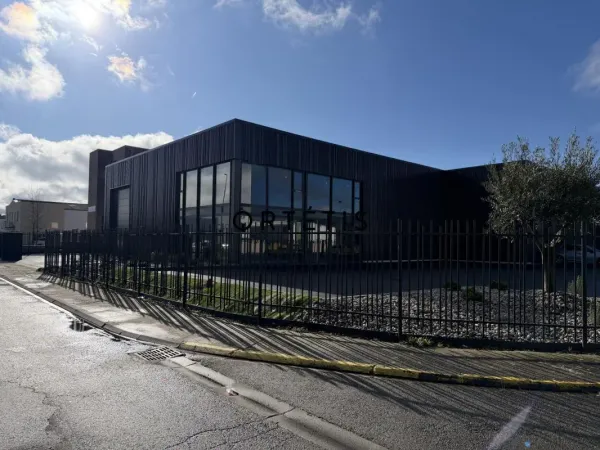 LOCAL D'ACTIVITE NEUF A LOUER 690 m2 BEAUZELLE - DISPONI