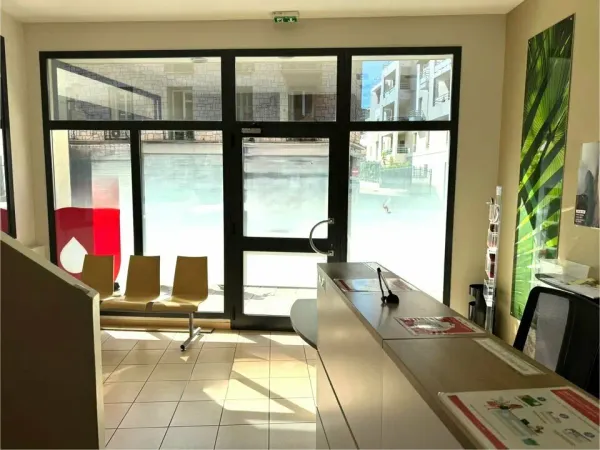 BOUTIQUE A LOUER