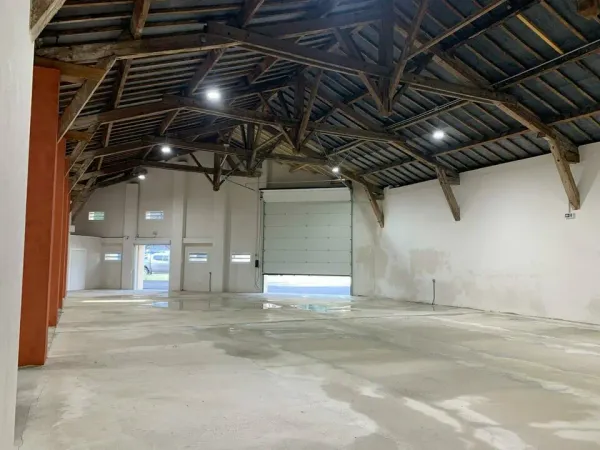 DEPOT - ENTREPOT A LOUER
