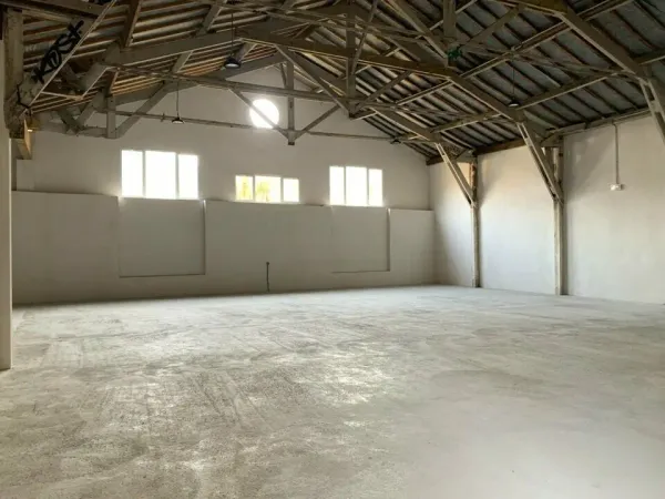 DEPOT - ENTREPOT A LOUER