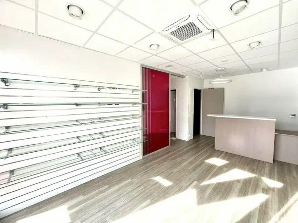 BOUTIQUE A LOUER