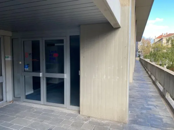 Deux surfaces de bureau à louer (86 et 103m²) prêt à l'emploi en plein coeur du quartier des 