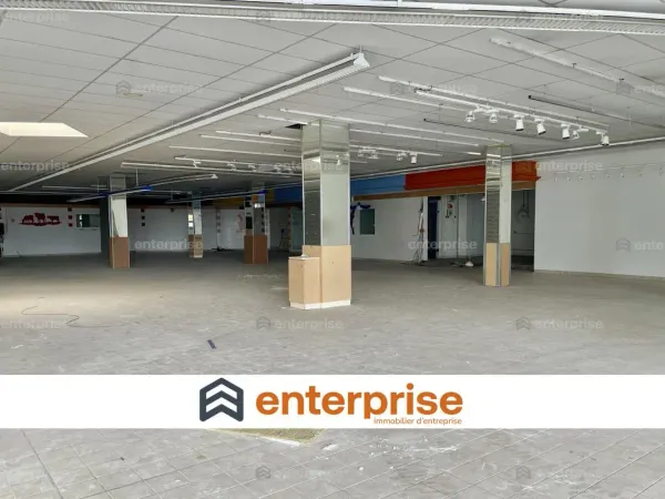 LOCAL COMMERCIAL - 1.500 M² À VENDRE - AXE PASSANT - SAINT-QUENTIN (02)
