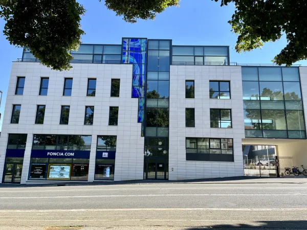 Superbe plateau de bureaux dans un immeuble neuf en coeur de ville