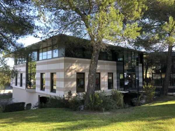 BUREAUX A LOUER AIX EN PROVENCE - CADRE VERDOYANT