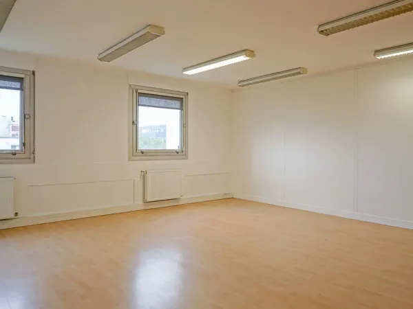 55 m² de bureaux à SAINT-OUEN AXE NORD