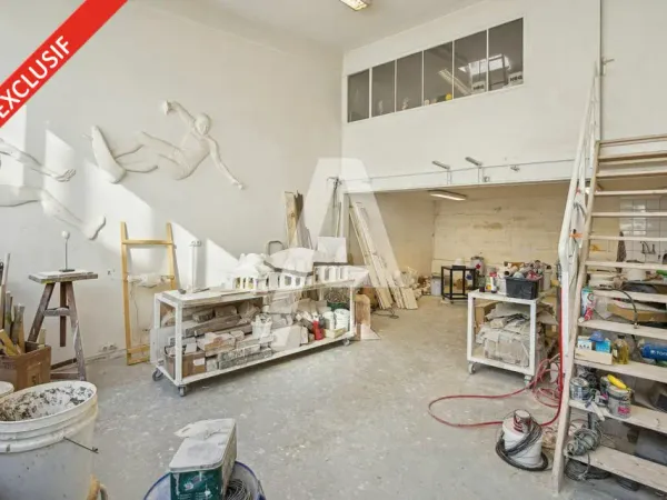 Vente ATELIER D'ARTISTE : Local POLYVALENT de 130 m² à proximité immédiate du Métro ligne 7 ( bureau