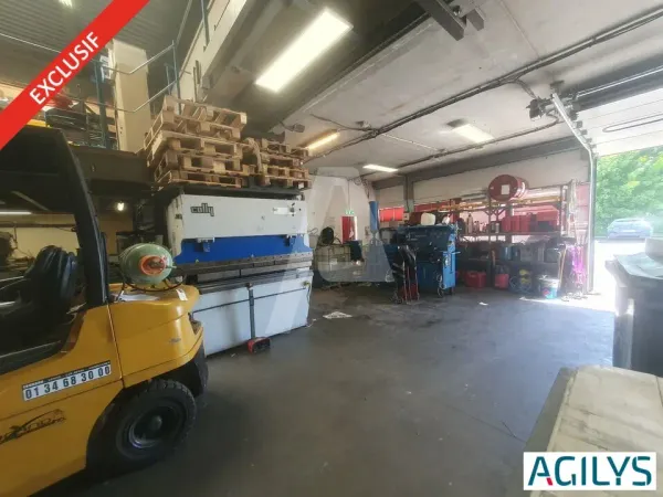 A VENDRE : Entrepôt avec bureaux à Savigny-le-Temple à proximité de l'A5. Idéale PME et PMI