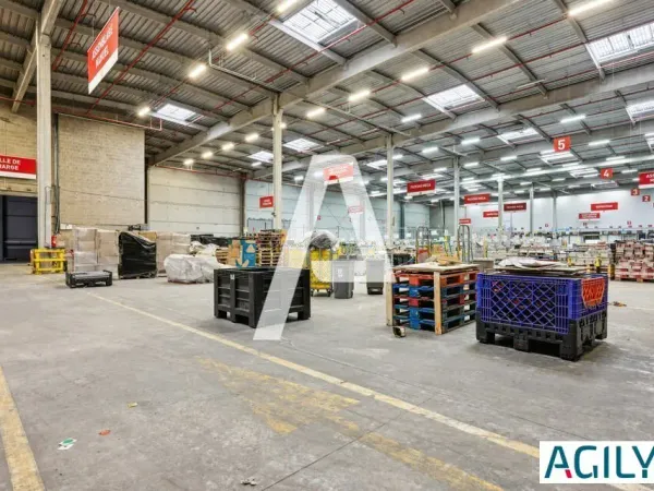 Roissy en Brie (77), AGILYS vous propose à la location un grand entrepôt de logistique d'une surface