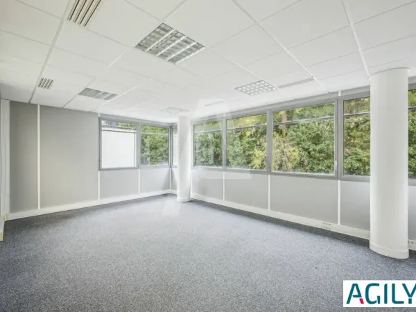 A VENDRE : Plateau de bureaux au pied de la gare RER B - Rare sur le territoire Paris-Saclay