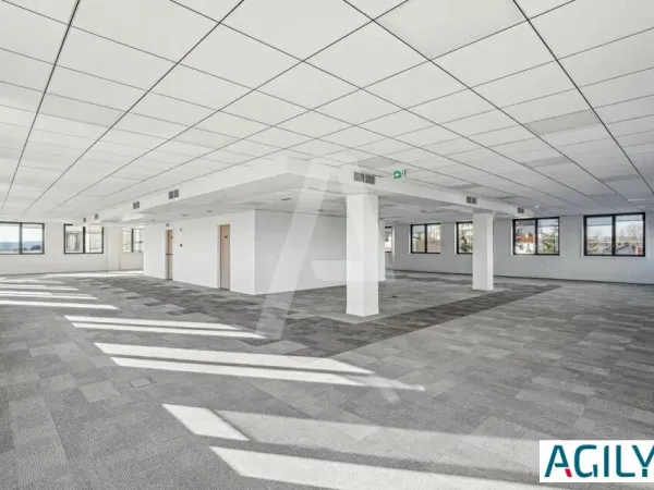 A LOUER proche gare RER - Bureaux à partir de211 m² - ERP