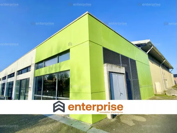 À VENDRE - BÂTIMENT À USAGE COMMERCIAL EN EXCELLENT ÉTAT - 1624 M2 - PÉRONNE