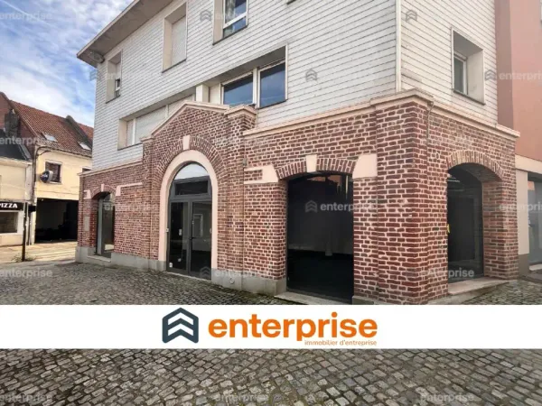 OPPOTUNITÉ RARE - EMPLACEMENT PREMIUM - LOCAL COMMERCIAL DE 80 M² AVEC PARKINGS