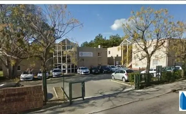 ENTREPOT ET BUREAUX A LOUER