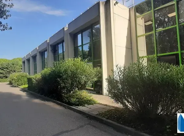 MIXTE ACTIVITES-BUREAUX A VENDRE