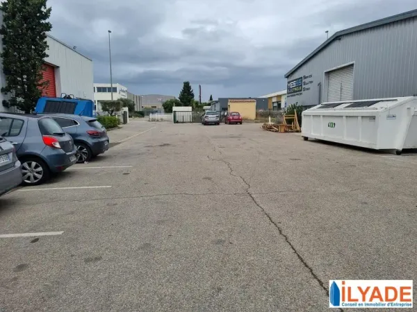 BUREAUX et ENTREPOT A LOUER