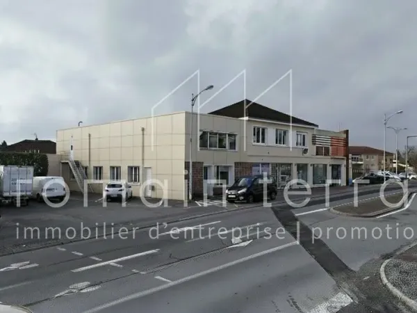 LOCAL COMMERCIAL A VENDRE