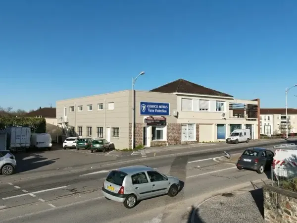 LOCAL COMMERCIAL A LOUER