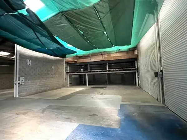 Dpt Charente Maritime (17), à louer PONS Bâtiment