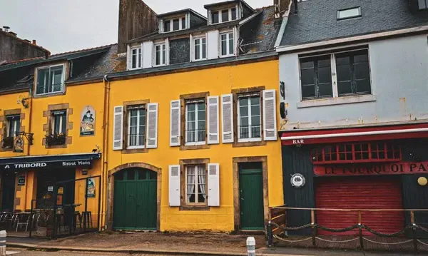Local commercial potentiel quai du port rhu à vendre DOUARNENEZ (29)