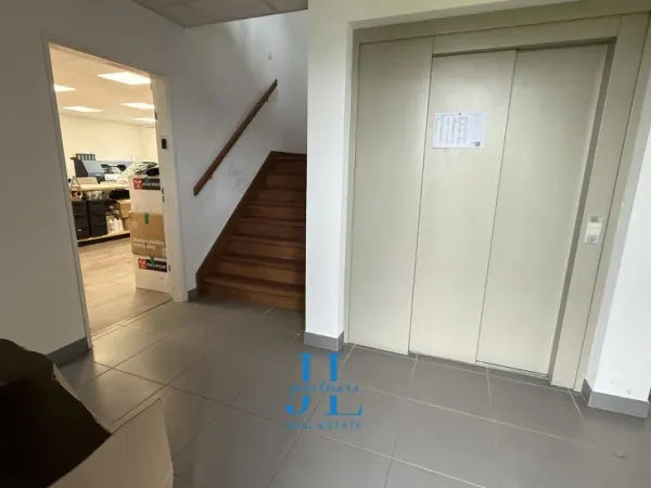 À LOUER - Local / Bureaux 65 m² - Zone d'activité de Mazères - Proximité Langon