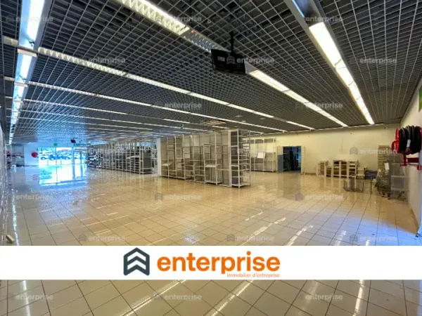LOCAL COMMERCIAL - 750 M2 - COMPIEGNE