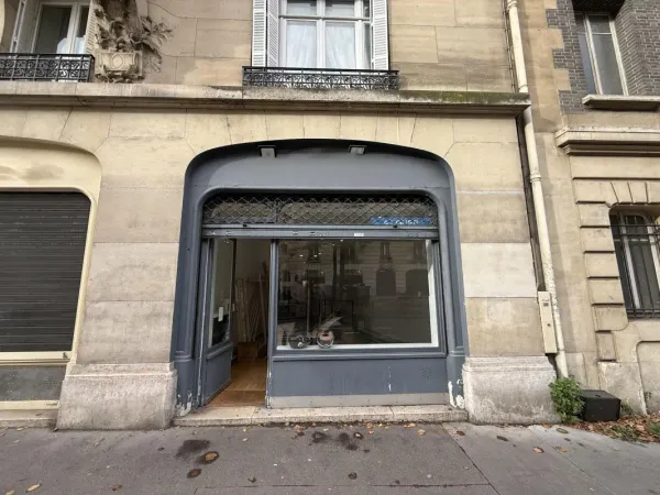 A louer local commercial boulevard Raspail 75006 