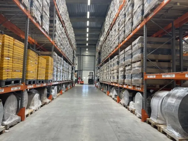 A VENDRE, Entrepôt à vendre