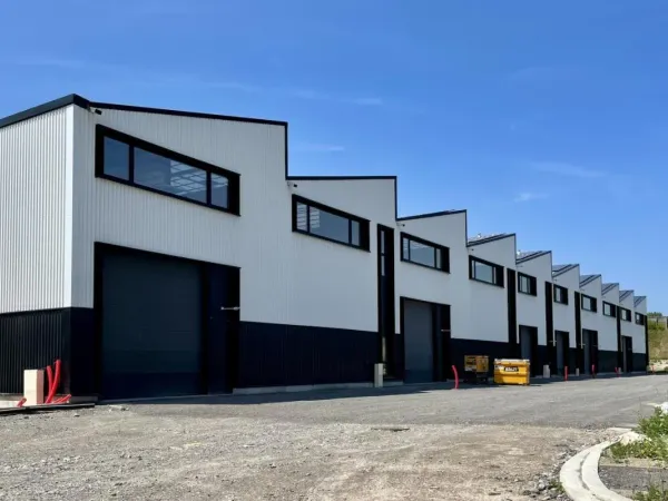 À LOUER - BUREAUX / ENTREPÔTS NEUFS EN ZI GRANDE SYNTHE