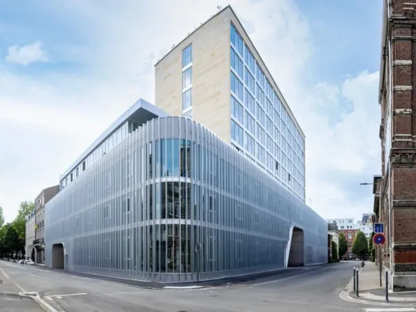 Bureaux à louer à Lille centre avec rooftop panoramique et parkings
