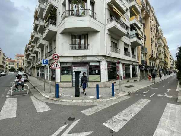 LOCAL COMMERCIAL A VENDRE