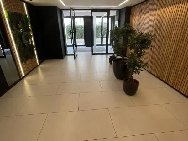 demi-plateaux et plateaux de bureaux à vendre