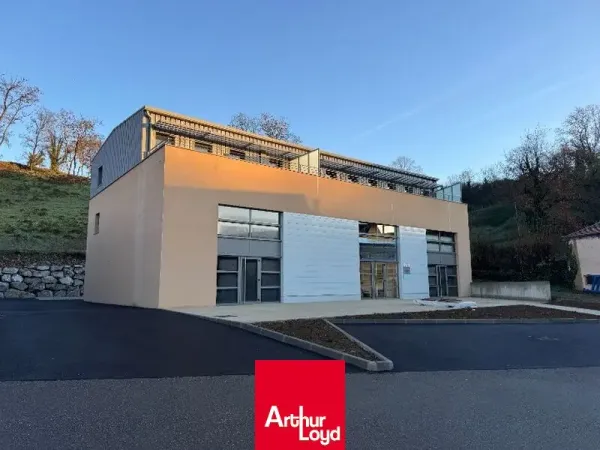 Locaux commerciaux et bureaux à vendre et à louer à LEGNY avec visibilité sur l'axe passant