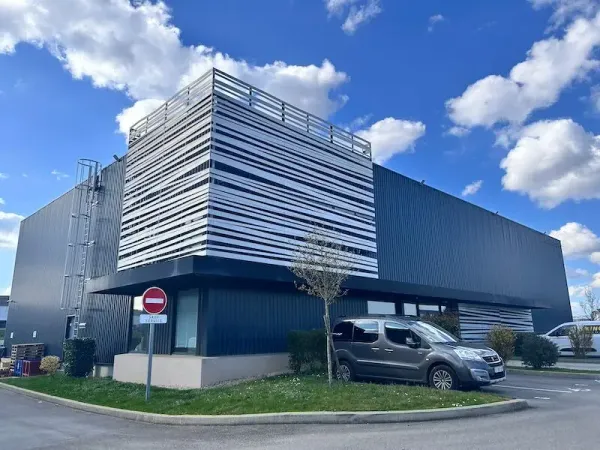 BOURG EN BRESSE SUD - CERTINES - LOCAUX D'ACTIVITE A LOUER