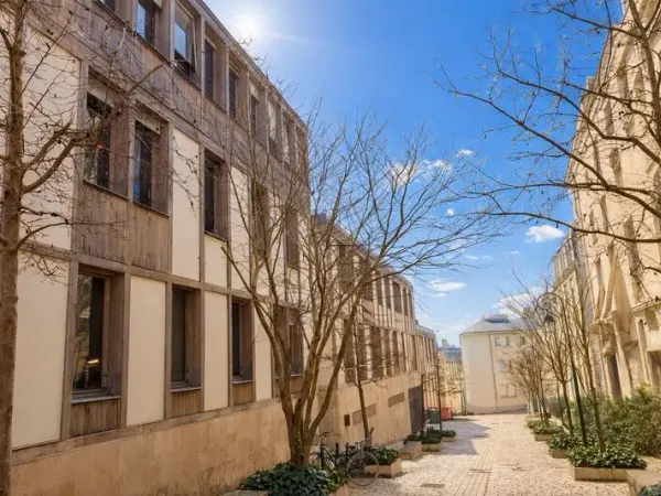Opportunité tertiaire rare - Centre Historique Orleans