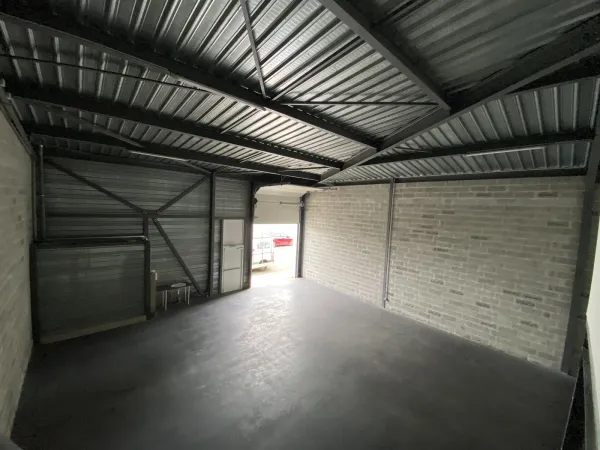 Local d'activité 310 m² LE TAILLAN