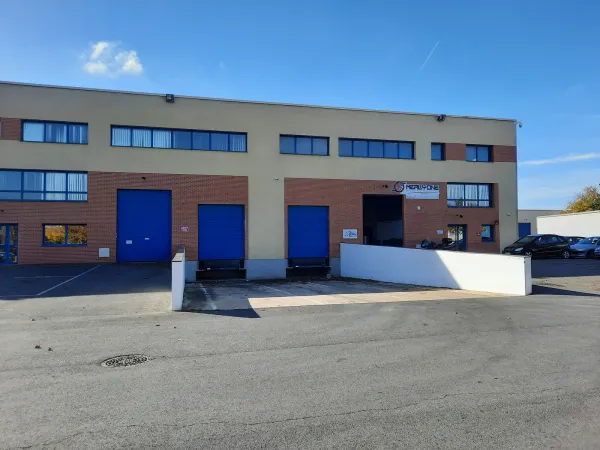 Local d'activités 760 m²