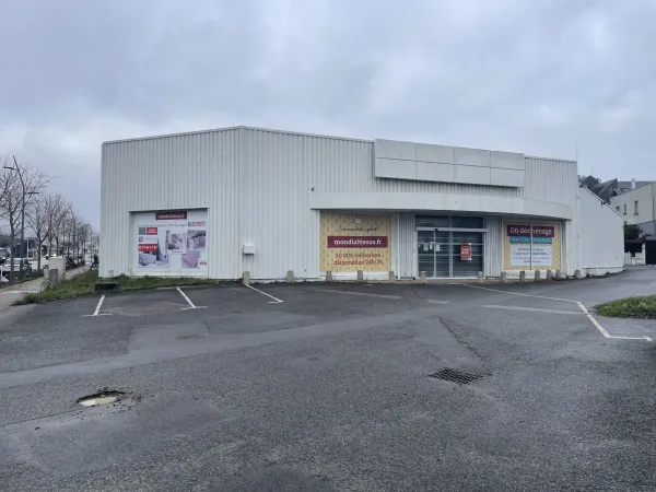 LOCAL COMMERCIAL LORIENT