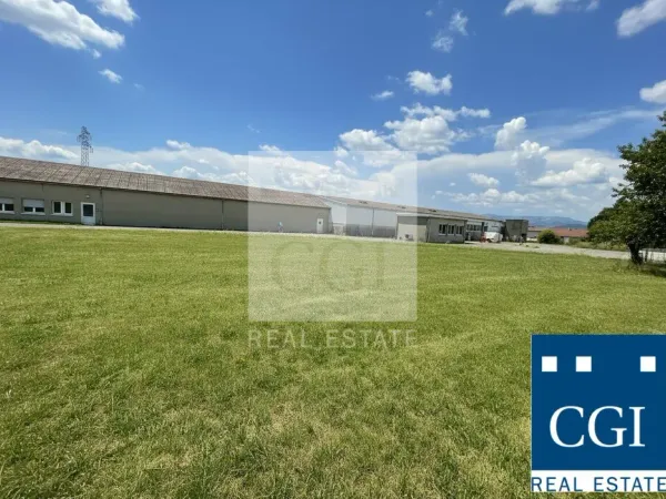 LOCAL COMMERCIAL ET D'ACTIVITE A VENDRE