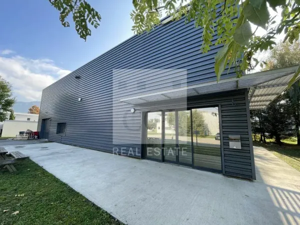 LOCAL D'ACTIVITE A VENDRE